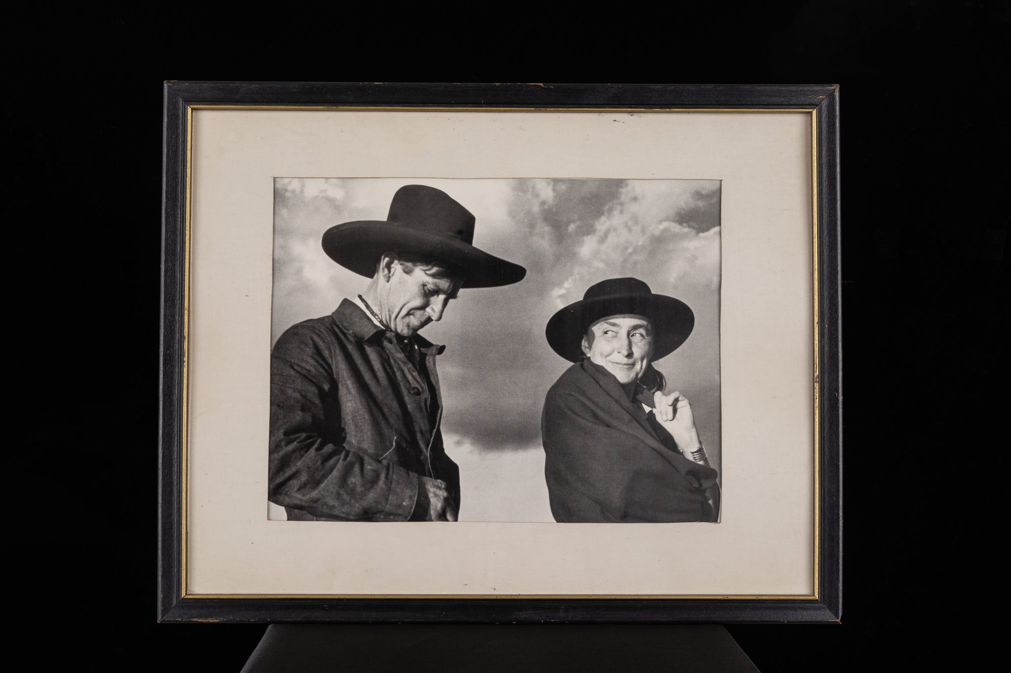 美國《Georgia O’Keeffe and Orville Cox, Canyon de Chelly》 黑白攝影印刷