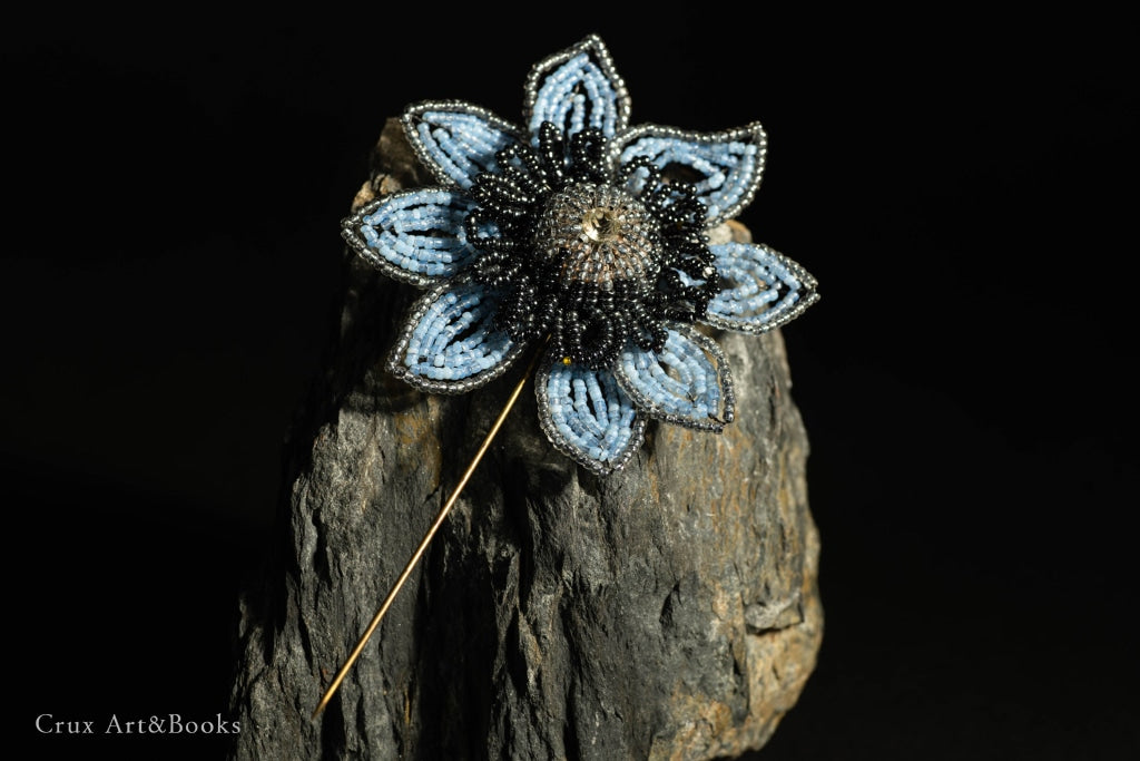 穆拉諾藍寶花卉胸針
